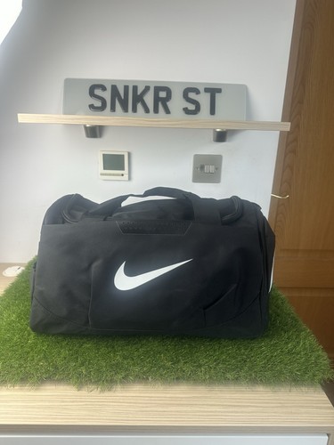 Nike black sports gym travel - sports,